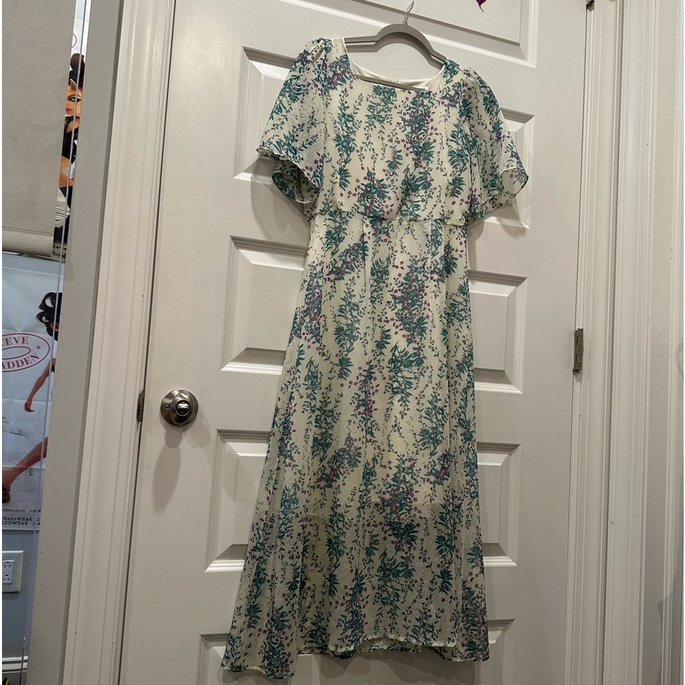 Semi sheer light weight wild flower print dress.